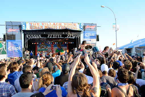 Monotonix at Siren Music Festival