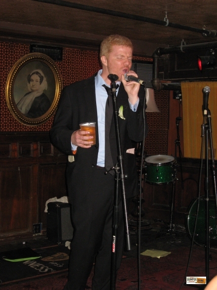 Crooner A.C. Newman sings Phil Collins @ Union Hall