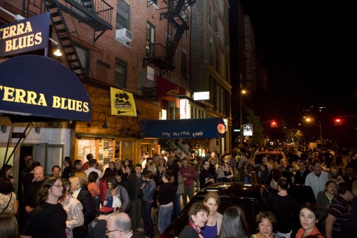 Neil Diamond Fans Outside The Bitter End 